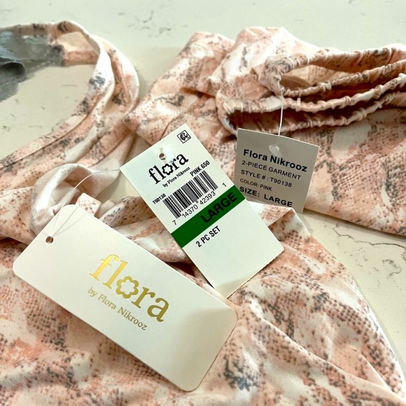 NWT Flora Nikrooz Womens 2 piece pajama set, size large - Picture 3 of 6